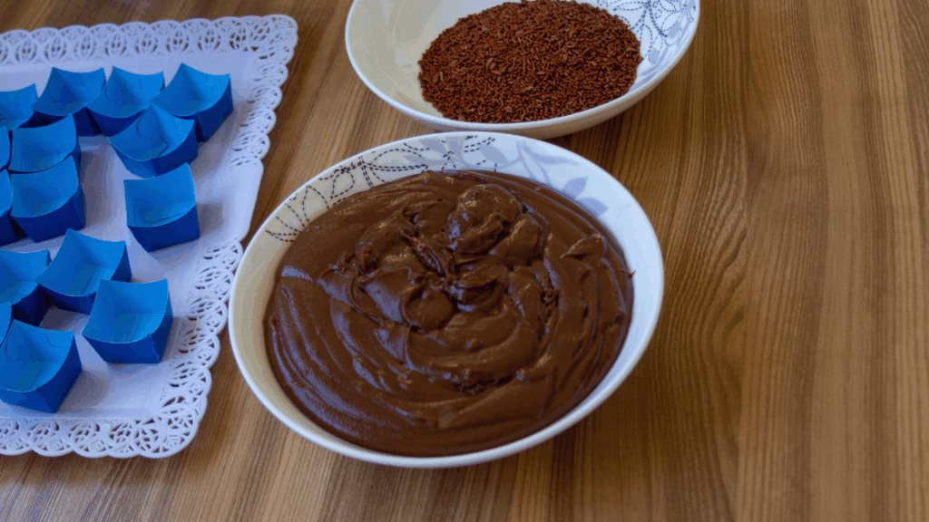 Como Fazer Caixa de Brigadeiros Gourmet no Dia dos Namorados Para Vender