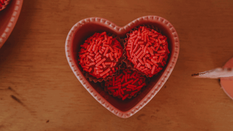 Como Fazer Caixa de Brigadeiros Gourmet no Dia dos Namorados Para Vender