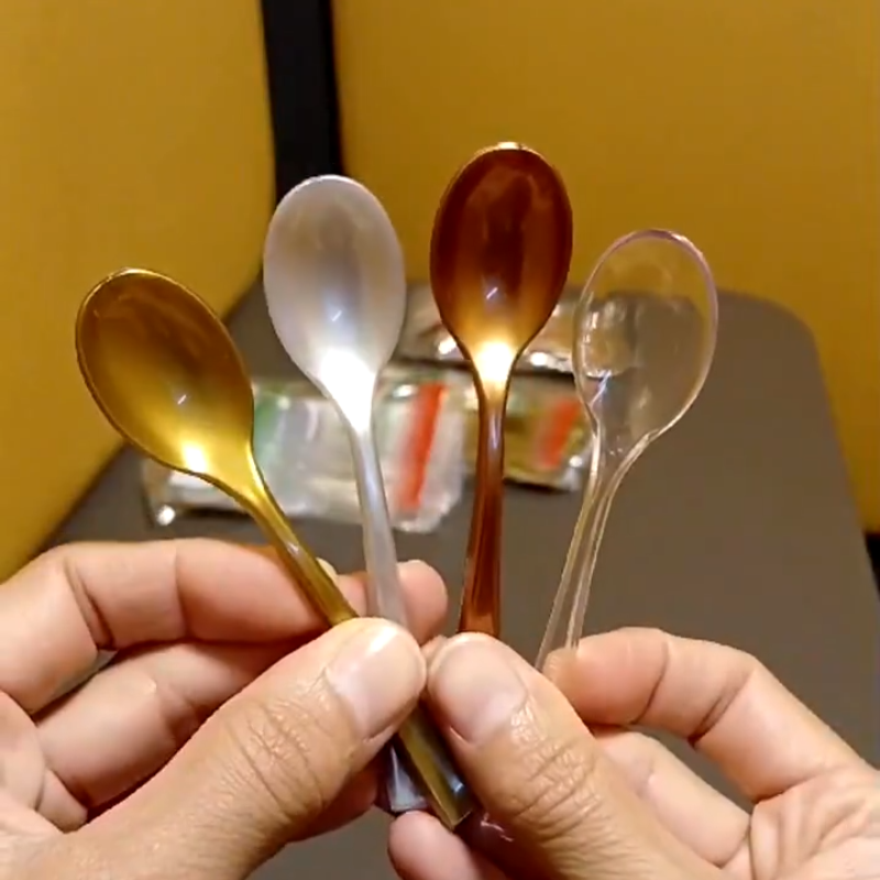 colher para bolo no pote